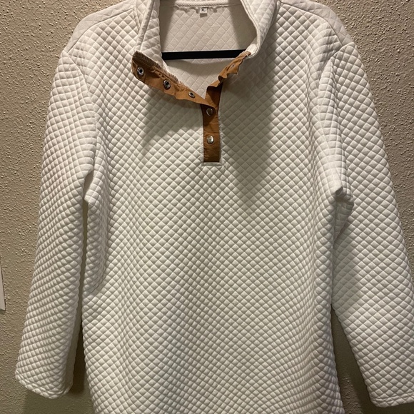 White pullover- size XL - Picture 1 of 3